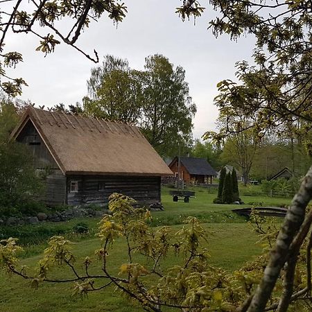 Gasthaus Ruhnu Lääne-Bullersi Exterior foto