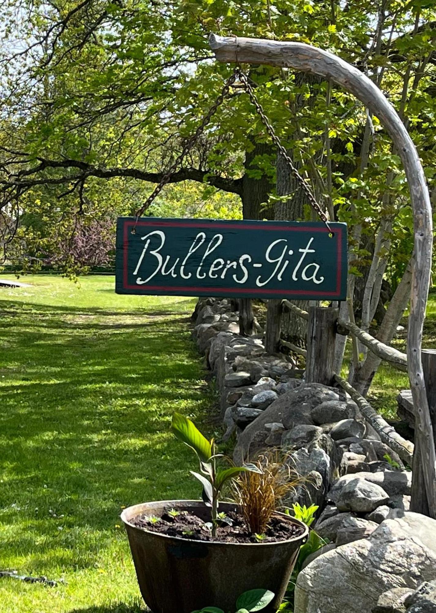 Gasthaus Ruhnu Lääne-Bullersi Exterior foto