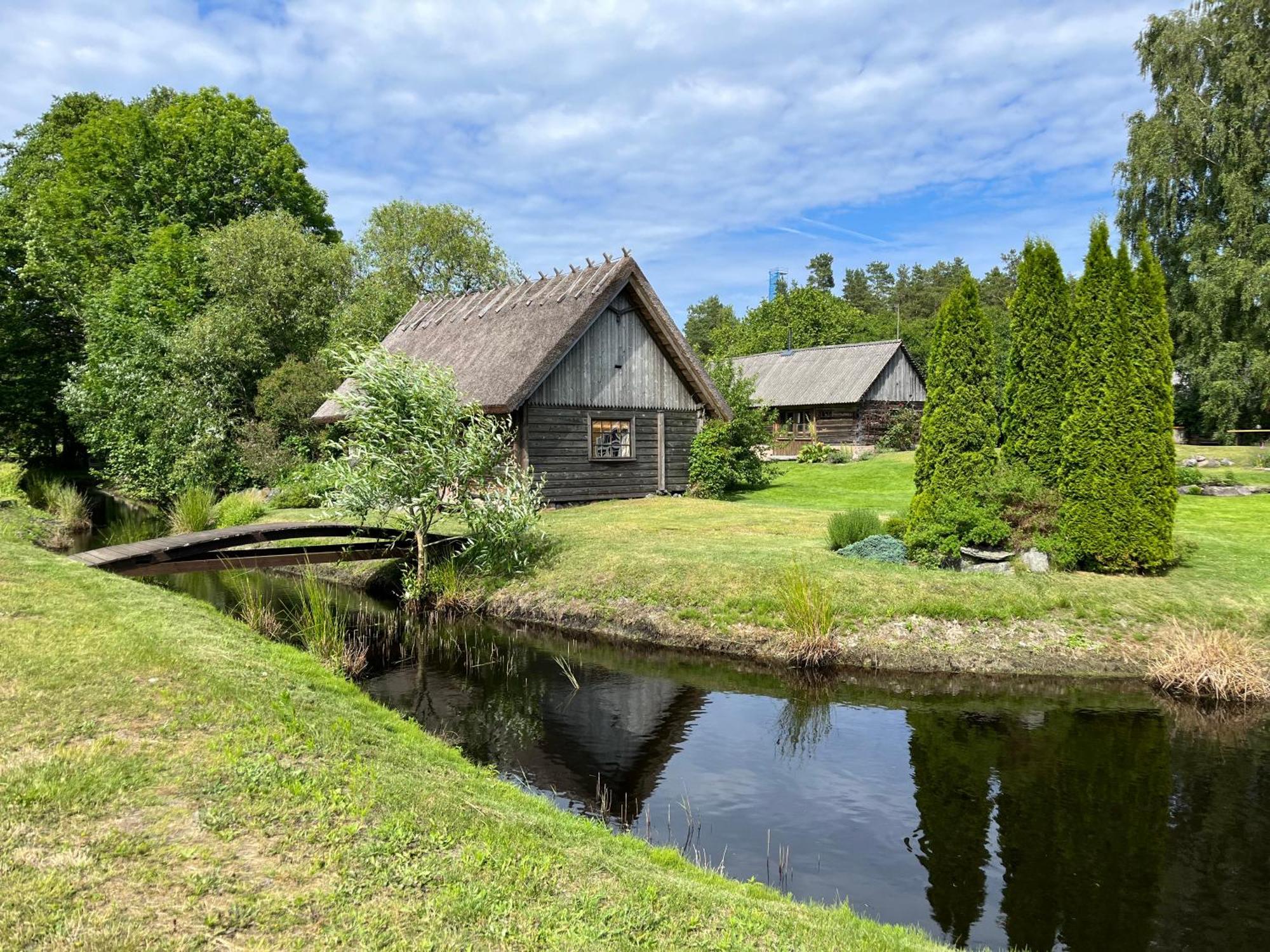 Gasthaus Ruhnu Lääne-Bullersi Exterior foto